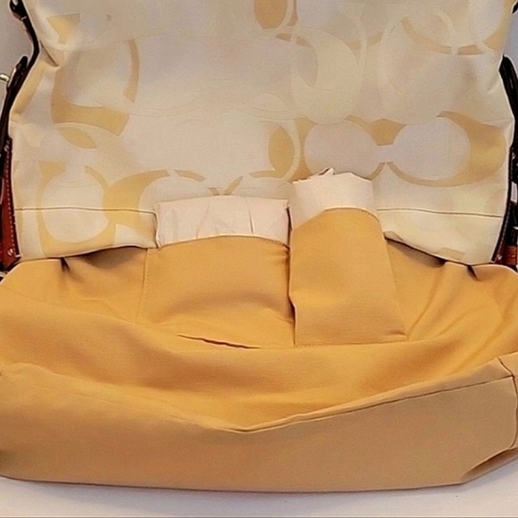 SOLD ELSEWHERE COACH Carly Lea & Canvas Sig C Hobo Shld Bag LIKE NEW & GORGEOUS! - Picture 13 of 16